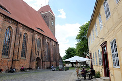 Die Hansestadt  Werben  (Elbe) ist eine Stadt im  Landkreis Stendal in Sachsen-Anhalt;  Kirchplatz - St. Johanniskirche - Schule, jetzt Gastronomie.