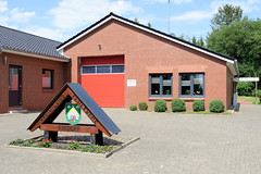 Findorf ist ein Ortsteil der Gemeinde Gnarrenburg im Landkreis Rotenburg (Wümme) in Niedersachsen; Gebäude der Freiwilligen Feuerwehr.