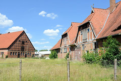 Rodenwalde  ist ein Ort in der Gemeinde Vellahn im Landkreis Ludwigslust-Parchim in Mecklenburg-Vorpommern; Fachwerkscheune, Speicher.