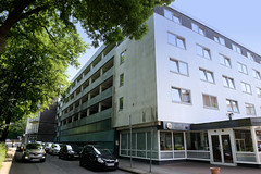 Fotos aus dem Hamburger Stadtteil Bergedorf; Hotel Sachsentor, Bergedorfer Schlossstraße - Parkhaus, geplanter Abriss.