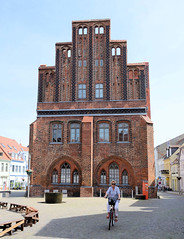 Die Stadt Perleberg ist die Kreisstadt des Landkreises Prignitz im Land Brandenburg; Rückseite vom Perleberger Rathaus - errichtet 1839,  Entwurf Stüler.