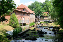 Sittensen ist eine Gemeinde im Landkreis Rotenburg (Wümme) in Niedersachsen;  Handwerkermuseum und Wassermühle an der Oste.