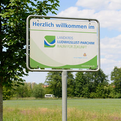 Die Gemeinde Dambeck gehört  zum Amt Grabow im Landkreis Ludwigslust-Parchim in Mecklenburg-Vorpommern.