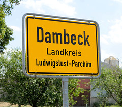 Die Gemeinde Dambeck gehört  zum Amt Grabow im Landkreis Ludwigslust-Parchim in Mecklenburg-Vorpommern.