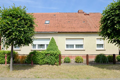 Bittkau ist eine Ortschaft und ein Ortsteil der Stadt Tangerhütte im Landkreis Stendal in Sachsen-Anhalt;  Doppelhaus.
