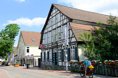 Rotenburg (Wümme) ist eine Stadt und Kreisstadt des gleichnamigen Landkreises  in Niedersachsen; Fachwerkgebäude - Alte Apotheke in der Goethestraße.