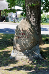Das Ostseebad   Graal-Müritz   ist eine Gemeinde   im Landkreis Rostock in Mecklenburg-Vorpommern; Denkmal Findling - 1813 - 1913 / Kriegerverein in Müritz.