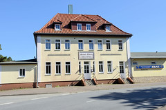 Das Ostseebad   Graal-Müritz   ist eine Gemeinde   im Landkreis Rostock in Mecklenburg-Vorpommern; Bahnhofsgebäude / Empfangsgebäude.