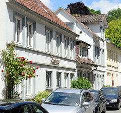 Fotos aus dem Hamburger Stadtteil Bergedorf; historische Wohnhäuser Unterm Heilbrunnen, errichtet um 1890.