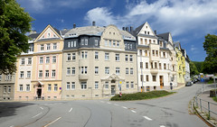 Annaberg-Buchholz ist eine   Kreisstadt im  Erzgebirgskreis in Sachsen; Eckbebauung - Mietshäuser der Gründerzeit.