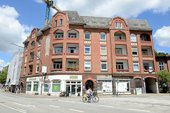 Fotos aus dem Hamburger Stadtteil Bergedorf; Wohnhaus / Geschäftshaus in der Holtenklinker Straße, errichtet 1908.