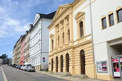 Annaberg-Buchholz ist eine   Kreisstadt im  Erzgebirgskreis in Sachsen; gründerzeitliche Etagenwohnungen mit farbiger Fassade in der Buchholzer Straße.