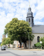 Annaberg-Buchholz ist eine   Kreisstadt im  Erzgebirgskreis in Sachsen; katholische Kirche Heiligkreuz - erbaut 1844.