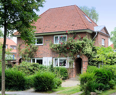 Fotos aus dem Hamburger Stadtteil Bergedorf; Doppelhaus im Gojenbergsweg, errichtet ca. 1926 - Architekt Friedrich R. Ostermeyer.