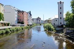 Aue ist seit  2019 ein Ortsteil der Großen Kreisstadt Aue-Bad Schlema im Erzgebirgskreis in Sachsen;  Lauf der Zwickauer Mulde.