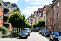 Fotos aus dem Hamburger Stadtteil Bergedorf; mehrstöckige Wohnhäuser in der Soltaustraße.