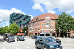 Fotos aus dem Hamburger Stadtteil Bergedorf; Hauptverkehrssstraße Bergedorfer Straße.