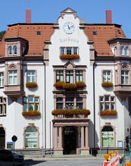 Aue ist seit  2019 ein Ortsteil der Großen Kreisstadt Aue-Bad Schlema im Erzgebirgskreis in Sachsen; ehem. Stadthaus - jetzt Neues Rathaus.