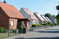 Brahlstorf ist ein Ortsteil der gleichnamigen Gemeinde im Landkreis Ludwigslust-Parchim in Mecklenburg-Vorpommern; Einzelhäuser.