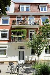 Fotos aus dem Hamburger Stadtteil Bergedorf; Jugendstil Balkons in der Soltaustraße.