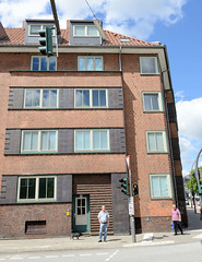 Fotos aus dem Hamburger Stadtteil Bergedorf;  Geschosswohnungsbau in der Vierlandenstraße, errichtet 1935 - Architekt David Schott.