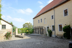 Apolda ist eine Stadt   im  Landkreis Weimarer Land  im Bundesland Thüringen;  Schloss Apolda - heute Kulturzentrum.