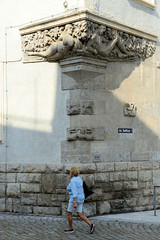 Apolda ist eine Stadt   im  Landkreis Weimarer Land  im Bundesland Thüringen;  aufwändiges Fassadenrelief - Adam + Eva - am Stadthaus.