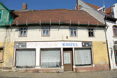 Die Stadt Teuchern   ist eine Einheitsgemeinde im Burgenlandkreis in Sachsen-Anhalt.