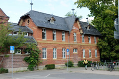 Arnstadt, auch als Bachstadt Arnstadt bezeichnet, ist eine Kreisstadt in  Thüringen; Gebäude der Bade- und Schwimmanstalt, errichtet 1895 - Arnstädter Sport- und Freizeitbad.