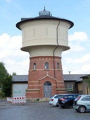 Arnstadt, auch als Bachstadt Arnstadt bezeichnet, ist eine Kreisstadt in  Thüringen; Wasserturm am Bahnhof.