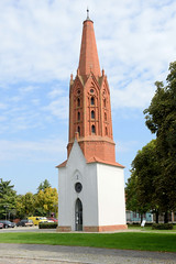 Die Stadt und gleichnamige Gemeinde Letschin   liegt im Oderbruch im Landkreis Märkisch-Oderland im Bundesland Brandenburg; Schinkelturm - Kirchturm.