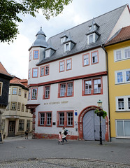 Arnstadt, auch als Bachstadt Arnstadt bezeichnet, ist eine Kreisstadt in  Thüringen; Gast- und Brauhof  Zum Güldenen Greif .