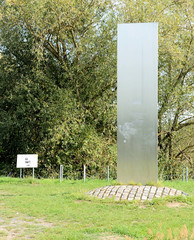 Kienitz ist ein Ort an der Oder im Landkreis Märkisch-Oderland in Brandenburg; Brückenkopfdenkmal.