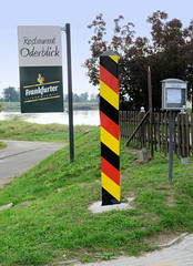 Lebus ist eine Kleinstadt an der Oder  im  Landkreis Märkisch-Oderland in Brandenburg; deutscher Grenzpfeiler an der Oder.