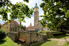 Arnstadt, auch als Bachstadt Arnstadt bezeichnet, ist eine Kreisstadt in  Thüringen;  Schlossruine mit Neideckturm - ehem. Wasserschloss der Renaissance.