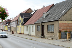 Seelow ist die Kreisstadt des Landkreises Märkisch-Oderland im Bundesland Brandenburg; Wohnhäuser in der Berliner Straße.