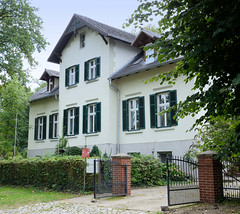 Reitwein ist ein Ort und gleichnamige Gemeinde im Landkreis Märkisch-Oderland im Bundesland Brandenburg; historisches Wohnhaus / Pension.