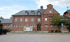 Arnstadt, auch als Bachstadt Arnstadt bezeichnet, ist eine Kreisstadt in  Thüringen; Gebäude der Bade- und Schwimmanstalt, errichtet 1895 - Arnstädter Sport- und Freizeitbad.