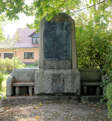 Kienitz ist ein Ort an der Oder im Landkreis Märkisch-Oderland in Brandenburg; Denkmal I. Weltkrieg.