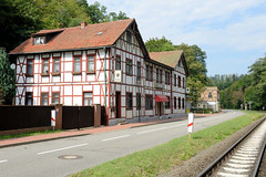 Alexisbad   ist ein Stadtteil der Stadt Harzgerode im Landkreis Harz in Sachsen-Anhalt;  Café Elysium - zweigeschossiges Fachwerkhaus / Ausflugslokal.