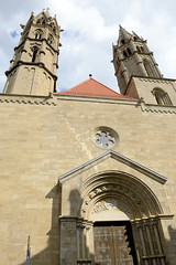 Arnstadt, auch als Bachstadt Arnstadt bezeichnet, ist eine Kreisstadt in  Thüringen;  Liebfrauenkirche - errichtet  im 12. und 13. Jahrhundert,  wichtigster Kirchenbau der Übergangsphase von der Romanik zur Gotik in Thüringen.