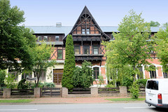 Alexisbad   ist ein Stadtteil der Stadt Harzgerode im Landkreis Harz in Sachsen-Anhalt;  ehem. Hotel Habichtstein -  errichtet um 1885.