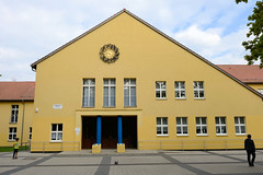 Seelow ist die Kreisstadt des Landkreises Märkisch-Oderland im Bundesland Brandenburg; Schulgebäude, Grundschule Straße der Jugend.