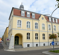 Seelow ist die Kreisstadt des Landkreises Märkisch-Oderland im Bundesland Brandenburg; Verwaltungsgebäude am Puschkinplatz.