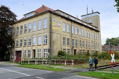 Weener ist eine Kleinstadt in Ostfriesland im Bundesland Niedersachsen;  Industriearchitektur in der Bahnhofstraße, Leerstand.