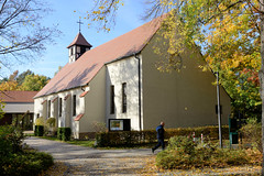 Ludwigsfelde  ist eine Stadt in der Nähe von Berlin und Potsdam im Bundesland Brandenburg;  Kirche St. Michael.