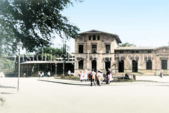 Historische colorierte Ansicht vom Empfangsgebäude des  Wandsbeker Bahnhofs, eröffnet 1865.