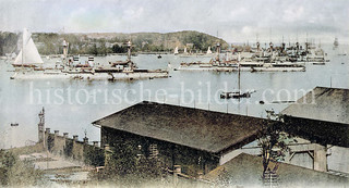 Historisches Motiv vom Reichskriegshafen Kiel, ca. 1905 - Kriegsschiffe, Segelboote.