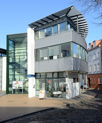 Moderne Architektur, Bibliothek -  Fotos von der Stadt   Grevesmühlen  im Landkreis Nordwestmecklenburg im Bundesland Mecklenburg-Vorpommern.