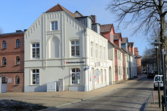 Historische Architektur an der August Bebel Straße  -  Fotos von der Stadt   Grevesmühlen  im Landkreis Nordwestmecklenburg im Bundesland Mecklenburg-Vorpommern.